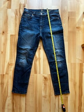 Women’s Dark Blue - 7 for All Mankind Jeans - Classic Straight Fit - high waist
